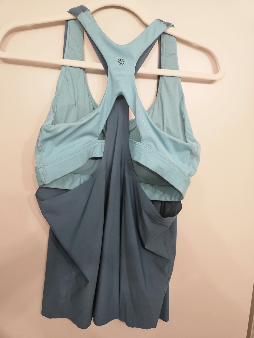 Athleta Racerback With Built In Bra- Large - Picture 2 of 2